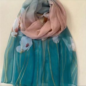 Oversized gorgeous print Thin Chiffon Scarf perfect for Spring & Summer!